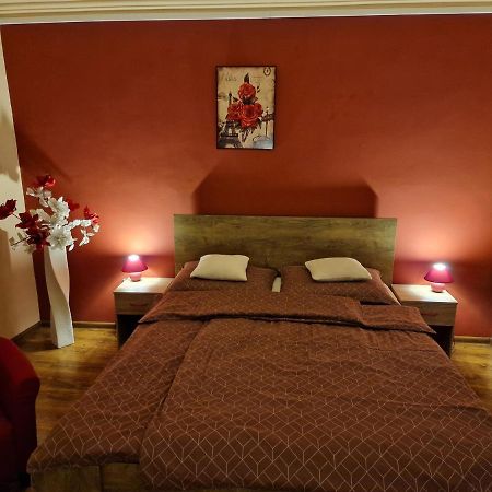 Matyas Apartman Tata Ngoại thất bức ảnh