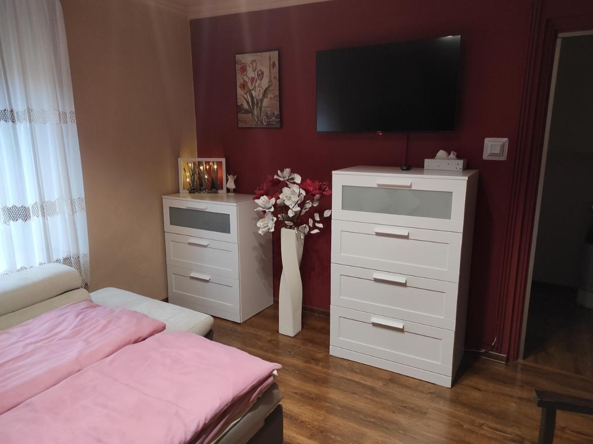 Matyas Apartman Tata Ngoại thất bức ảnh