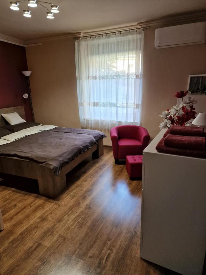 Matyas Apartman Tata Ngoại thất bức ảnh